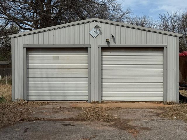 12205 SW 27th Street, Yukon, OK 73099