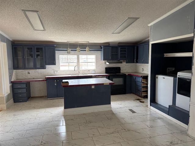 12205 SW 27th Street, Yukon, OK 73099