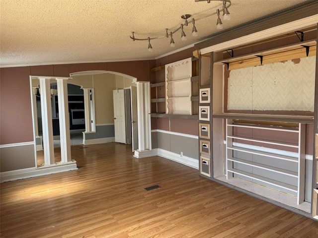 12205 SW 27th Street, Yukon, OK 73099
