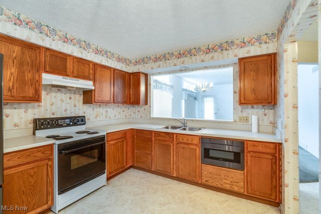 1111 Lake Meadow Lane, Medina, OH 44212