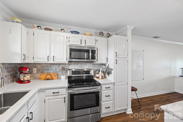 9709 Emerald Point Drive 12, Charlotte, NC 28278