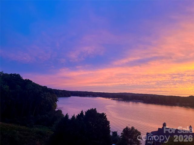 9709 Emerald Point Drive 12, Charlotte, NC 28278