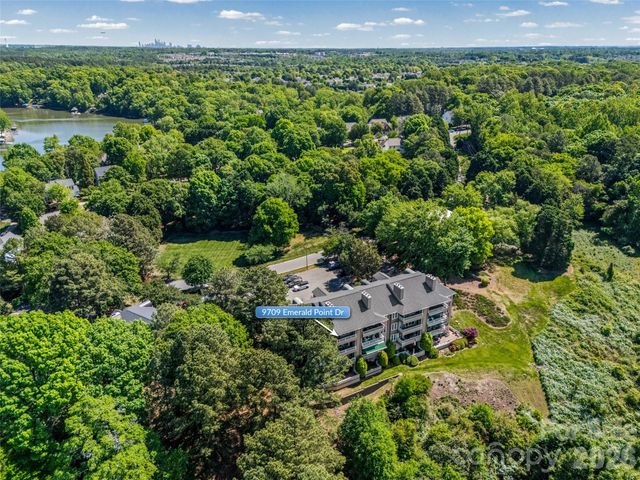 9709 Emerald Point Drive 12, Charlotte, NC 28278