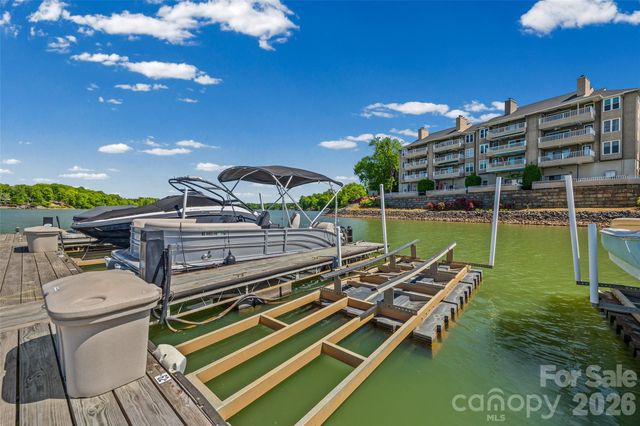 9709 Emerald Point Drive 12, Charlotte, NC 28278