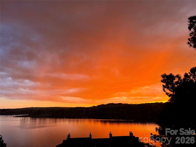 9709 Emerald Point Drive 12, Charlotte, NC 28278