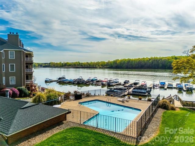 9709 Emerald Point Drive 12, Charlotte, NC 28278