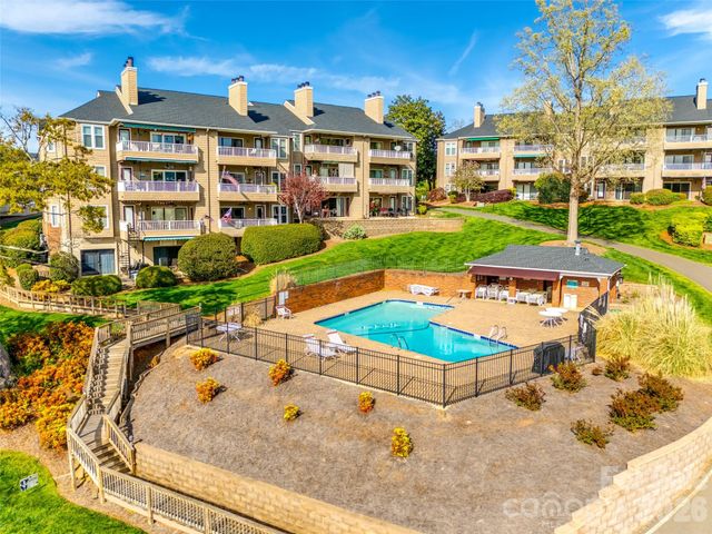 9709 Emerald Point Drive 12, Charlotte, NC 28278