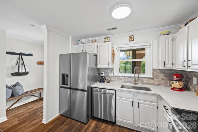 9709 Emerald Point Drive 12, Charlotte, NC 28278