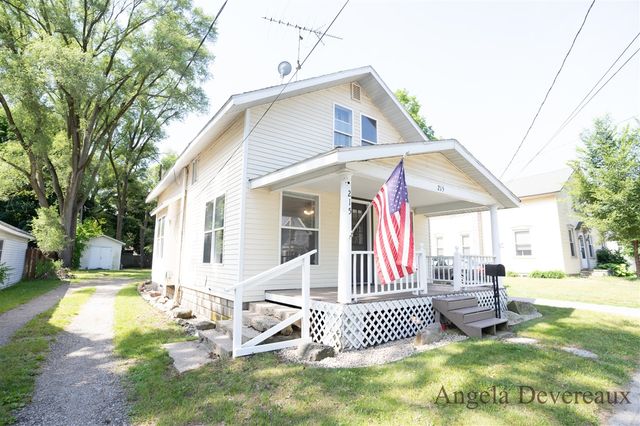 215 W Montcalm Street, Greenville, MI 48838