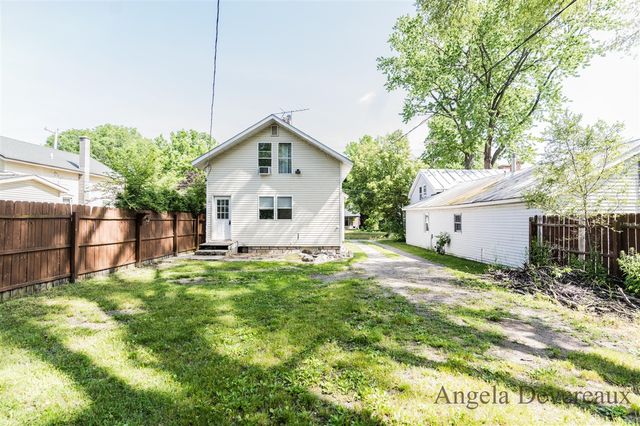 215 W Montcalm Street, Greenville, MI 48838