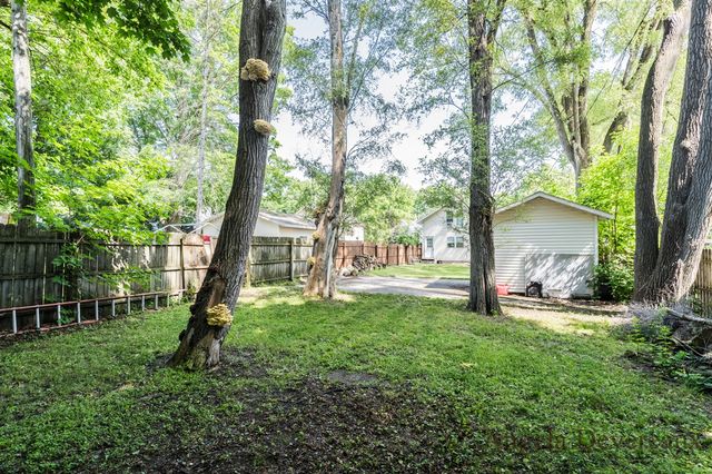 215 W Montcalm Street, Greenville, MI 48838