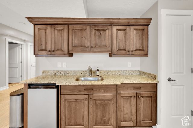 7215 S AERIE HILL DR DR, West Jordan, UT 84081