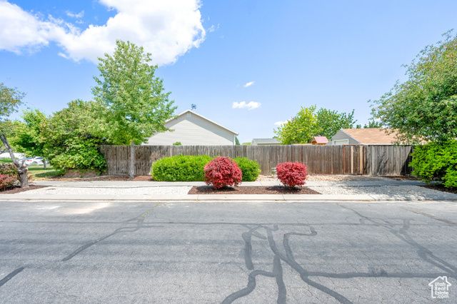 7215 S AERIE HILL DR DR, West Jordan, UT 84081