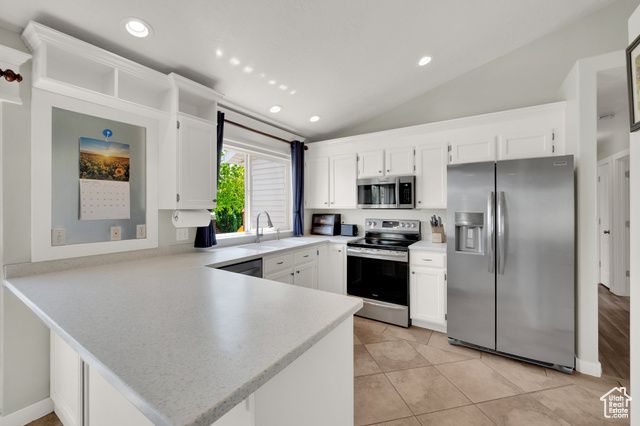 7215 S AERIE HILL DR DR, West Jordan, UT 84081