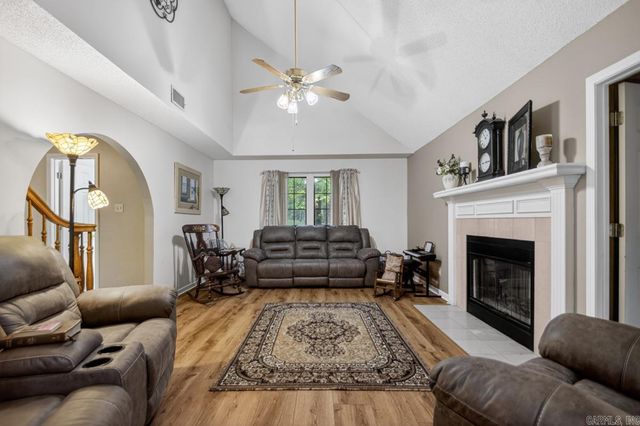 716 Hilltop Rd, Alexander, AR 72002