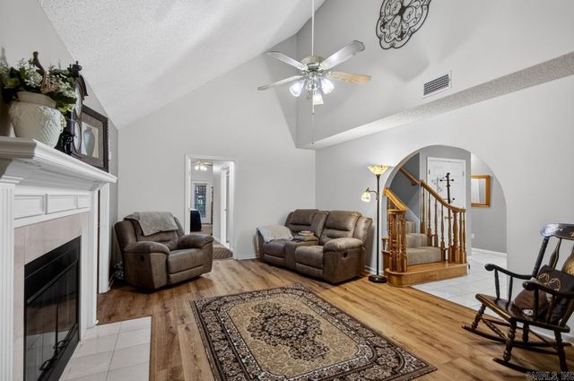 716 Hilltop Rd, Alexander, AR 72002