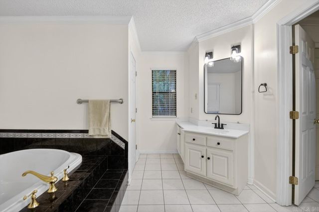 716 Hilltop Rd, Alexander, AR 72002