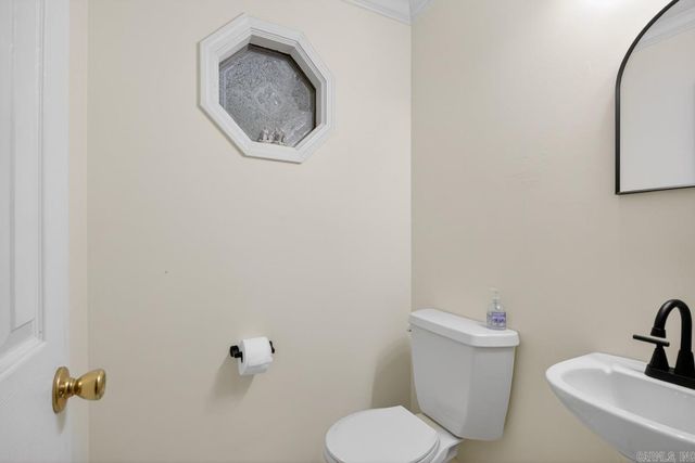 716 Hilltop Rd, Alexander, AR 72002