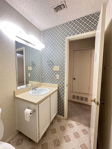6507 Central Avenue, North Richland Hills, TX 76182