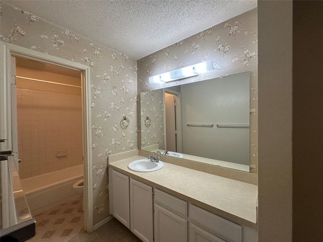 6507 Central Avenue, North Richland Hills, TX 76182