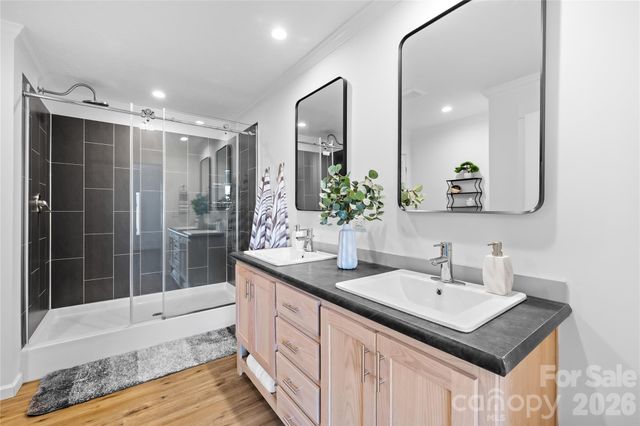 7822 Stillwater Drive, Sherrills Ford, NC 28673