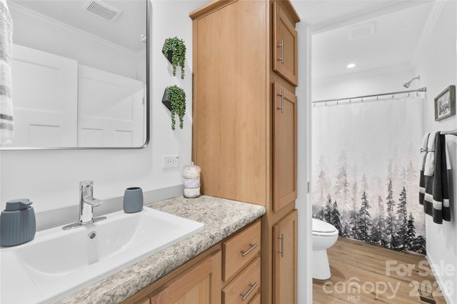 7822 Stillwater Drive, Sherrills Ford, NC 28673