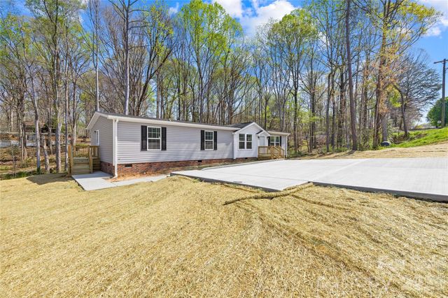 7822 Stillwater Drive, Sherrills Ford, NC 28673