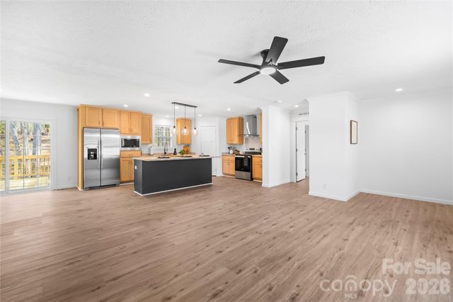 7822 Stillwater Drive, Sherrills Ford, NC 28673