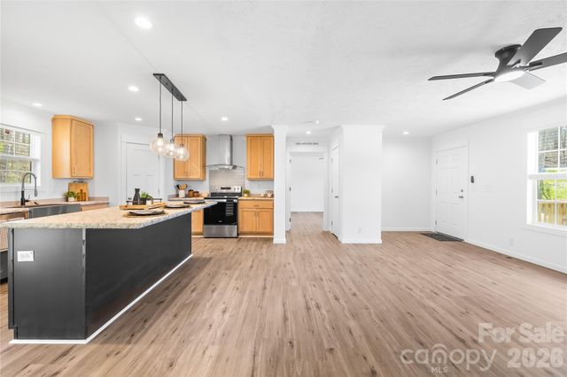 7822 Stillwater Drive, Sherrills Ford, NC 28673