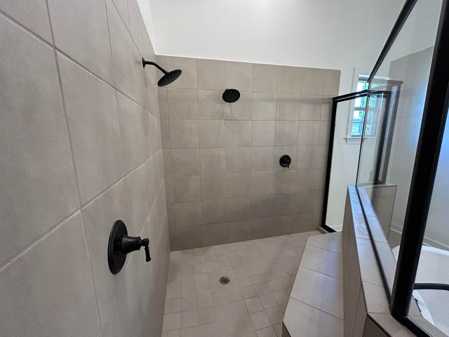 100 LAUREL WOOD LN, Oakland, TN 38060