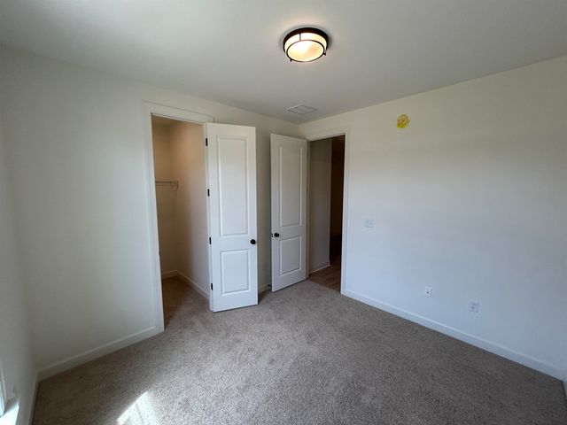 100 LAUREL WOOD LN, Oakland, TN 38060