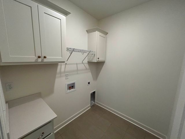100 LAUREL WOOD LN, Oakland, TN 38060