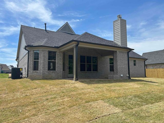 100 LAUREL WOOD LN, Oakland, TN 38060