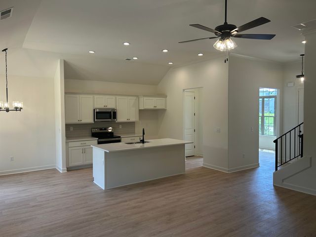 100 LAUREL WOOD LN, Oakland, TN 38060