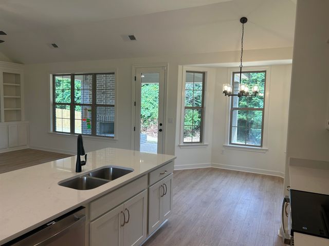 100 LAUREL WOOD LN, Oakland, TN 38060