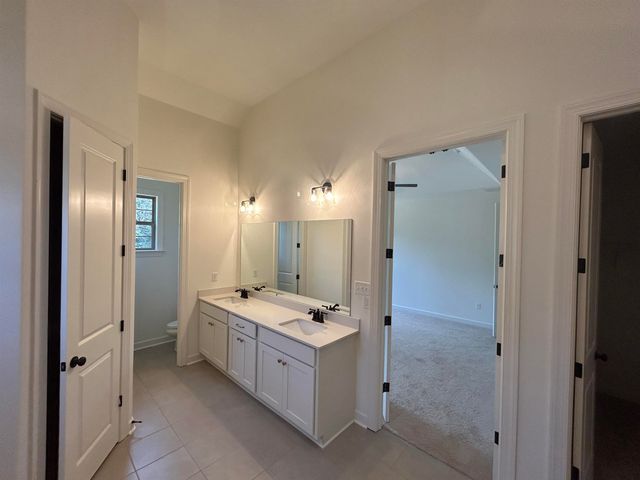 100 LAUREL WOOD LN, Oakland, TN 38060