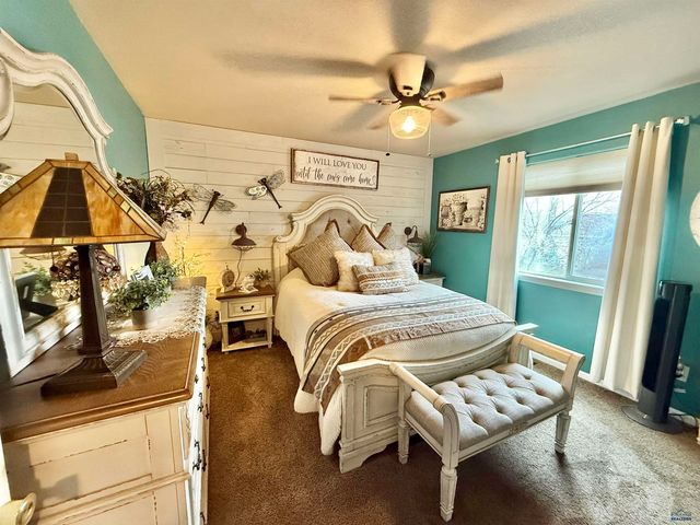 6647 CAMBRIDGE PL, Summerset, SD 57718