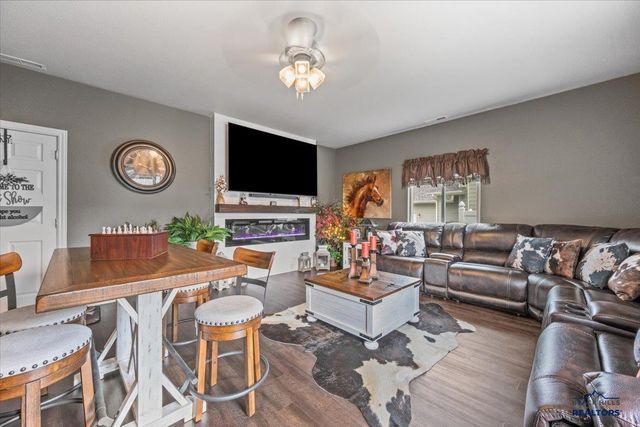 6647 CAMBRIDGE PL, Summerset, SD 57718