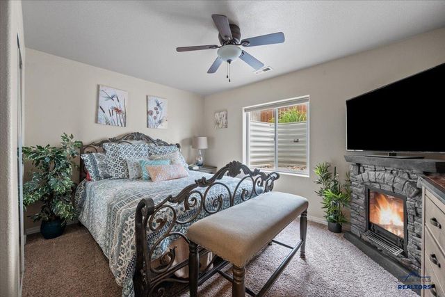 6647 CAMBRIDGE PL, Summerset, SD 57718