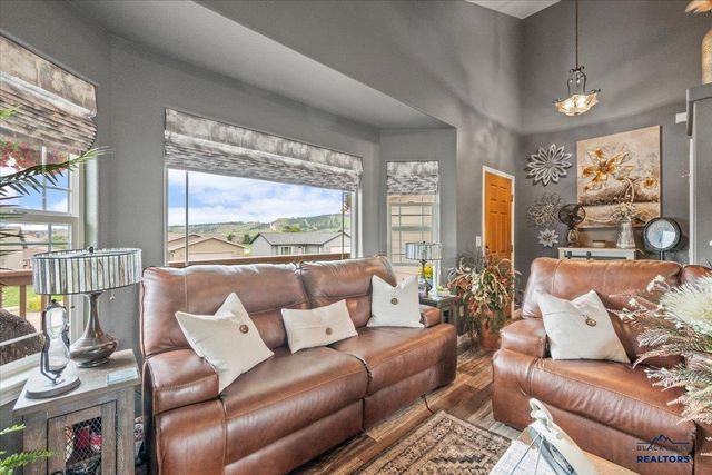 6647 CAMBRIDGE PL, Summerset, SD 57718