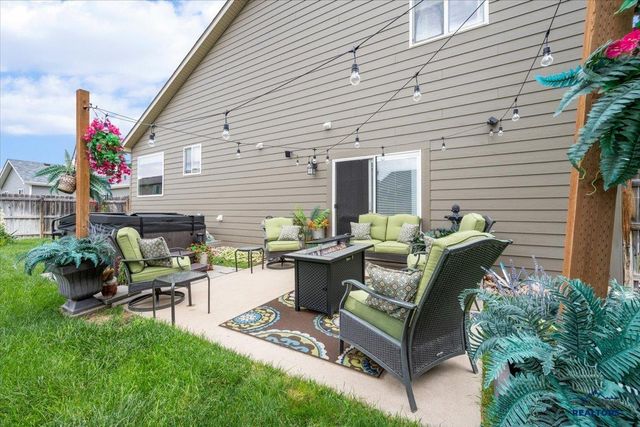 6647 CAMBRIDGE PL, Summerset, SD 57718