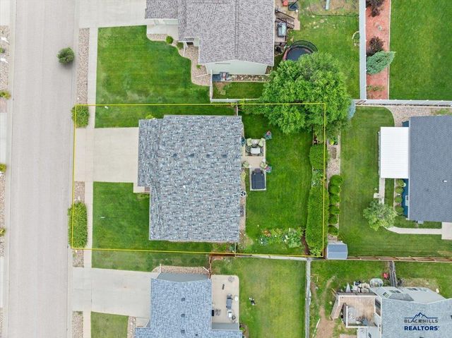 6647 CAMBRIDGE PL, Summerset, SD 57718