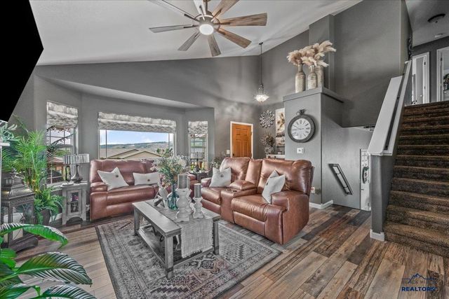 6647 CAMBRIDGE PL, Summerset, SD 57718