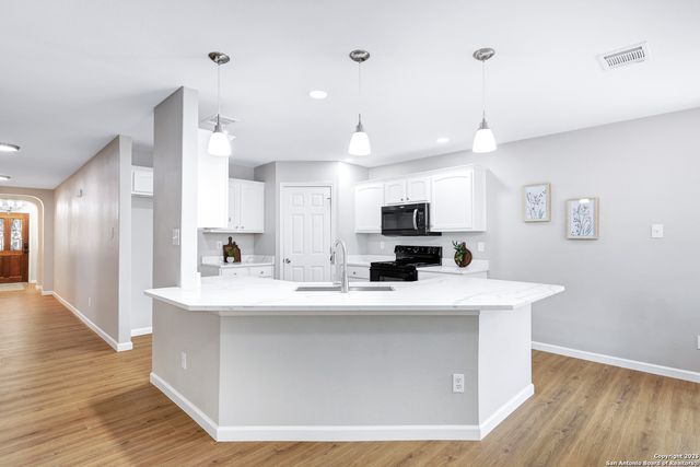 7823 Afterglow Vale, San Antonio, TX 78252