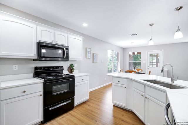 7823 Afterglow Vale, San Antonio, TX 78252