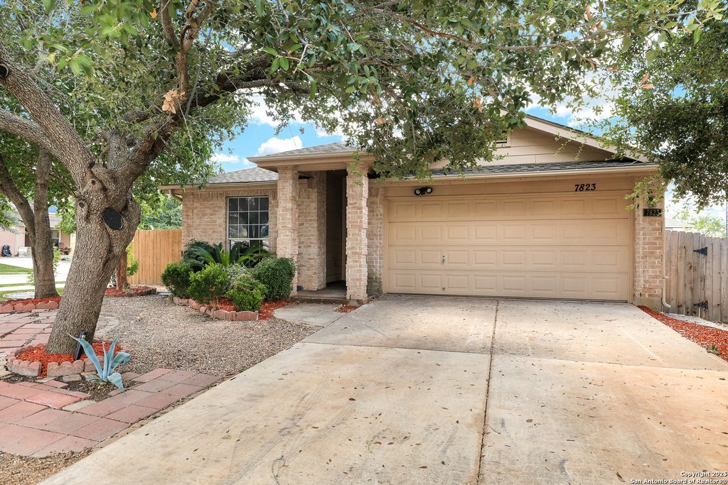 7823 Afterglow Vale, San Antonio, TX 78252