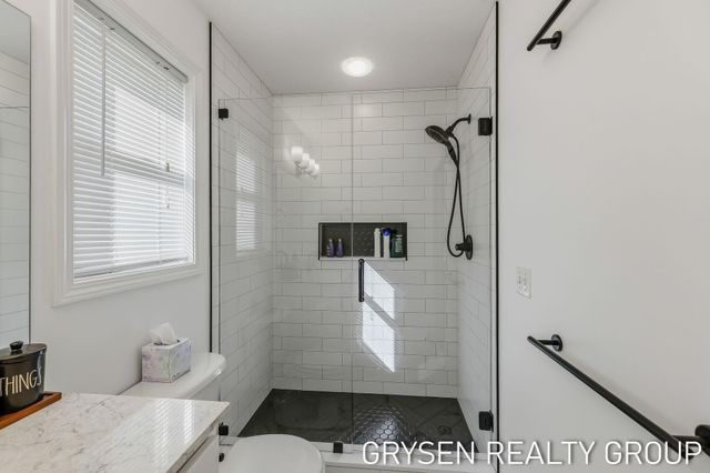 642 Clover Ridge Avenue NW, Grand Rapids, MI 49504