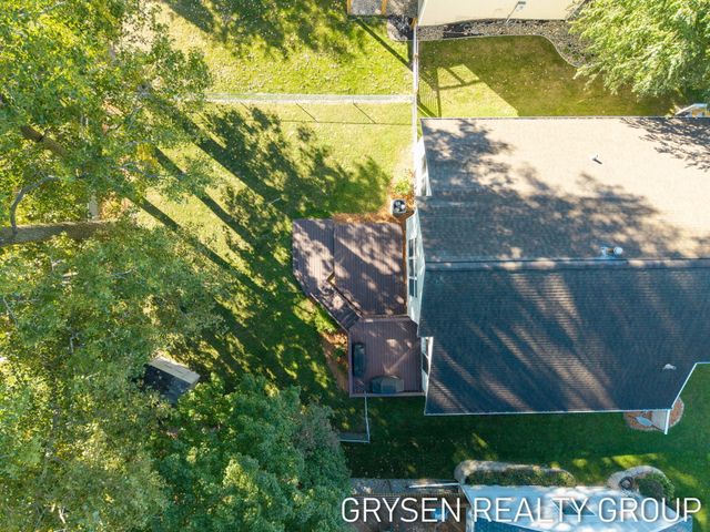 642 Clover Ridge Avenue NW, Grand Rapids, MI 49504