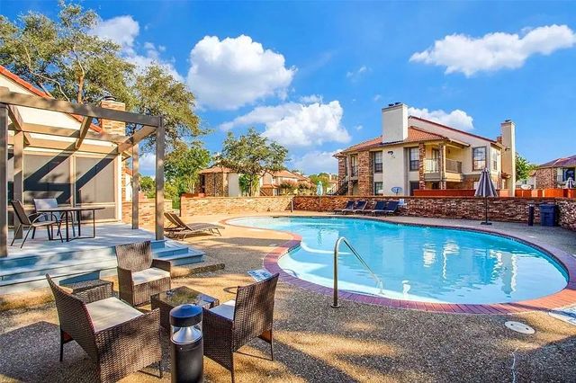 911 Turtle Lake Blvd, Irving, TX 75060