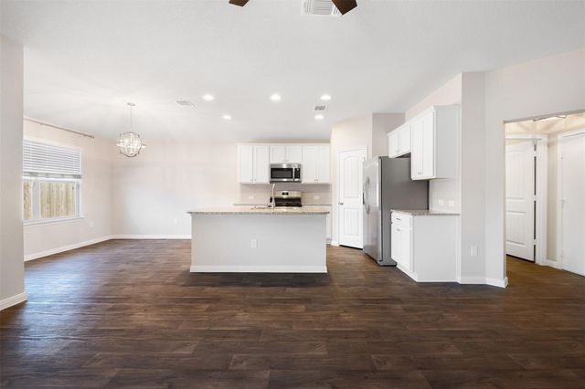 117 Cranbrook LN, Hutto, TX 78634